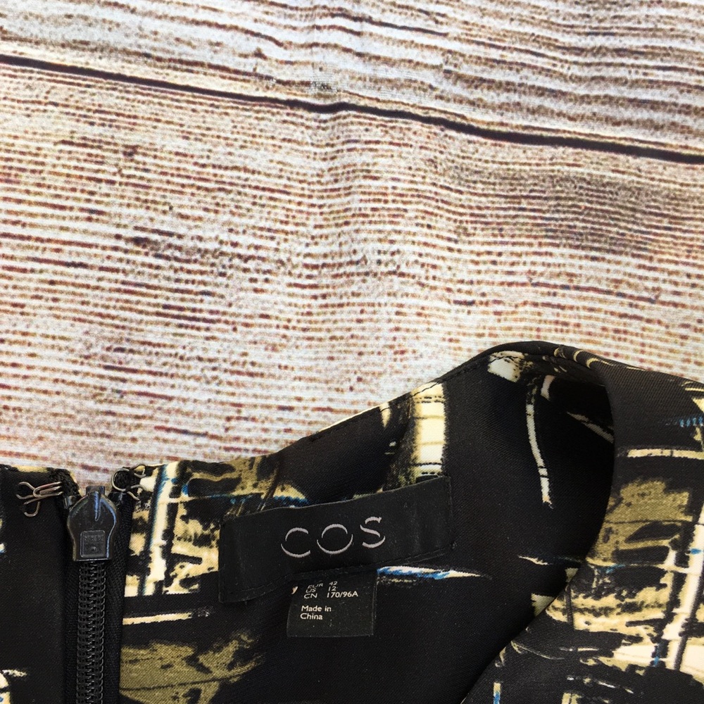 Cos Abstract Dress With Pockets! Size 12. - image 4